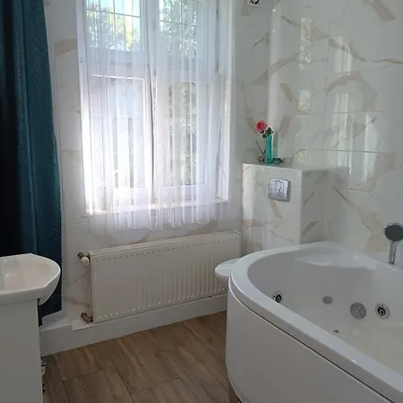 Kaliny Wanny Z Hydromasazem *